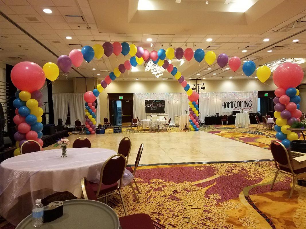Dance floor balloon columns with single arches